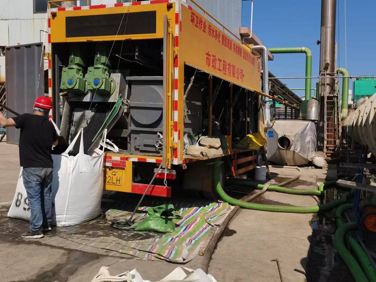 大祥淤泥压干处理